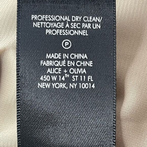 NWTs Alice + Olive Sofia Fully Beaded Jumpsuit w/ Plunging V Neck Size 4 - Picture 15 of 16